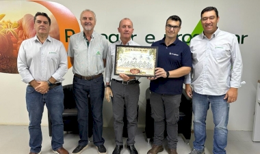 Cotrirosa recebe Quadro da Fenologia da Soja