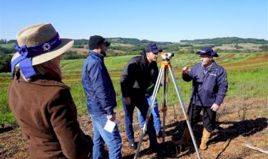 Evento em Tuparendi reforça importância do terraceamento para conservar solo e água