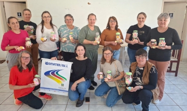 Mulheres de Novo Machado participam de capacitações sobre artesanato