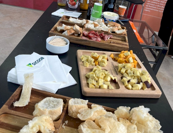 Ação valoriza produtos da agricultura familiar na Casa do Cooperativismo