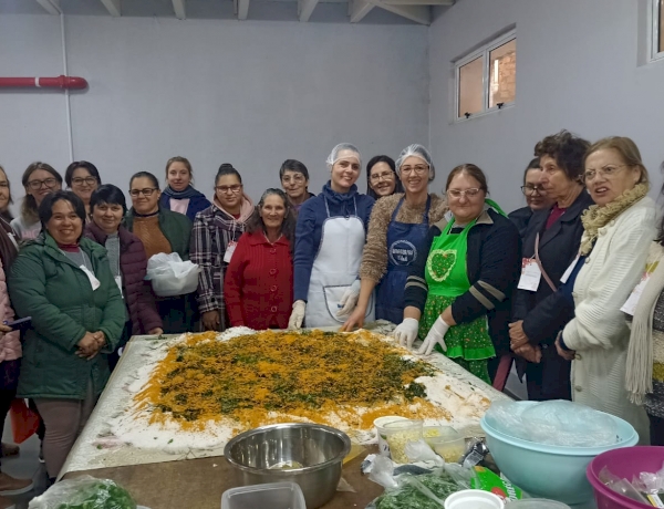 Encontro de Mulheres Cooperadas em Tuparendi aborda o autocuidado e plantas bioativas