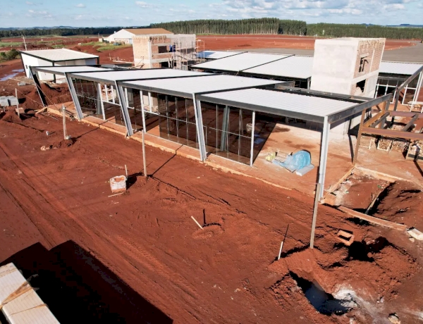 Obras do novo Aeroporto de Santa Rosa seguem em diferentes frentes
