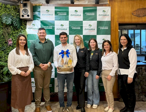 Fenasoja e Expogiruá/Feira do Butiá compartilham experiências nos preparativos das feiras de Giruá