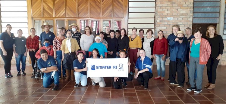Projeto integra Clubes de Mães e alunos da Apae em Guarani das Missões