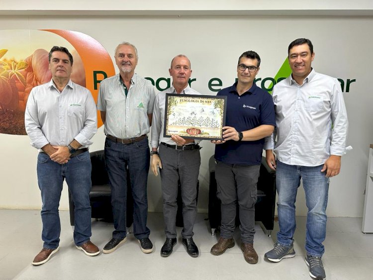 Cotrirosa recebe Quadro da Fenologia da Soja