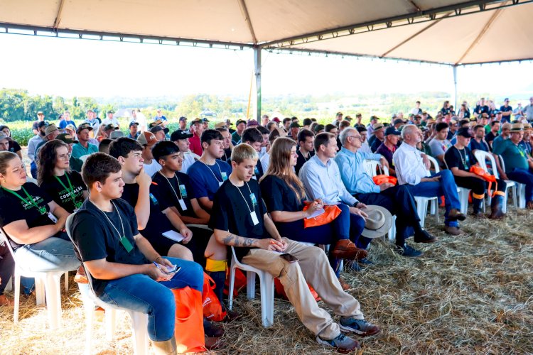 Dia de Campo Cotrirosa reúne mais de 500 agricultores