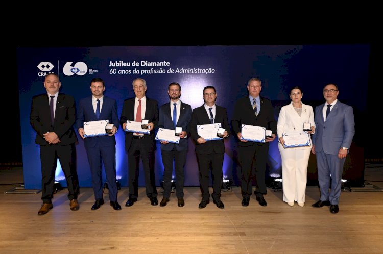 Marcelo Blume, Vice diretor da FAHOR é um dos 60 Administradores agraciados com o Jubileu de Diamante da Administração, pelo CRA-RS