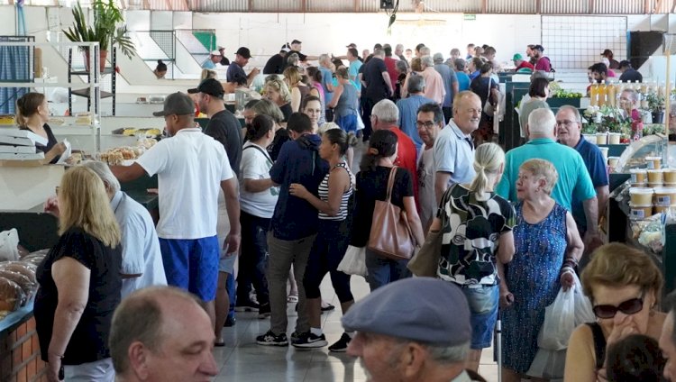 Feira do Peixe movimenta Mercado Público de Santa Rosa