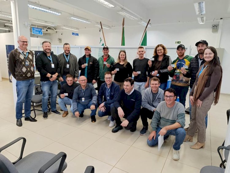 Operação Terra Forte avança com entrega de cartões em Santo Cristo
